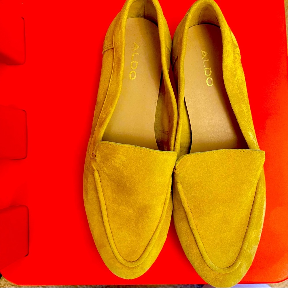 Suede yellow Aldo flats. Size 6. Women’s.
